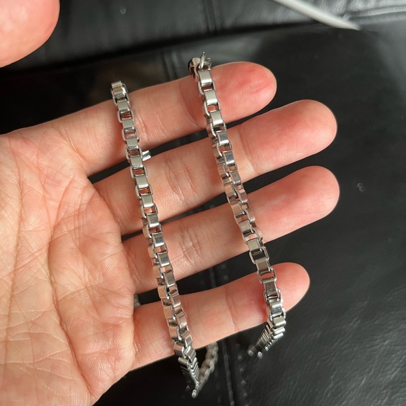 Necklace and bracelet set - Picture 2 of 4